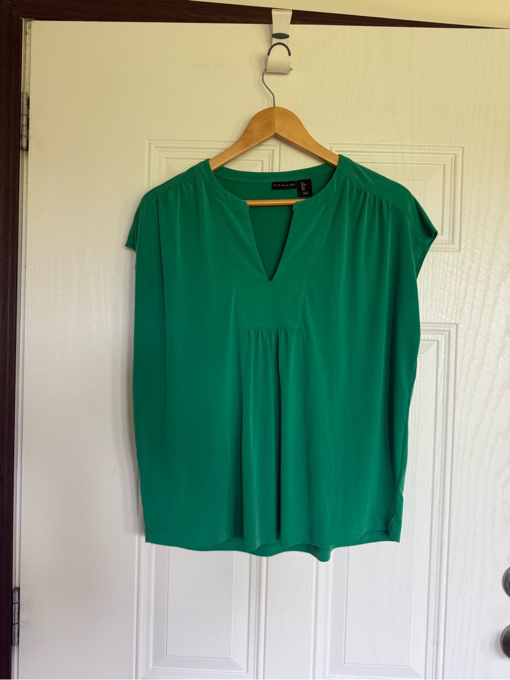 2 for $20 sale: Tahari green split v-collar stretch knit blouse - L